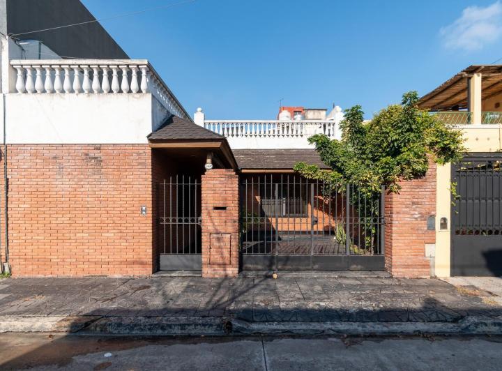 Casa · 186m² · 9 Ambientes · 1 Cochera