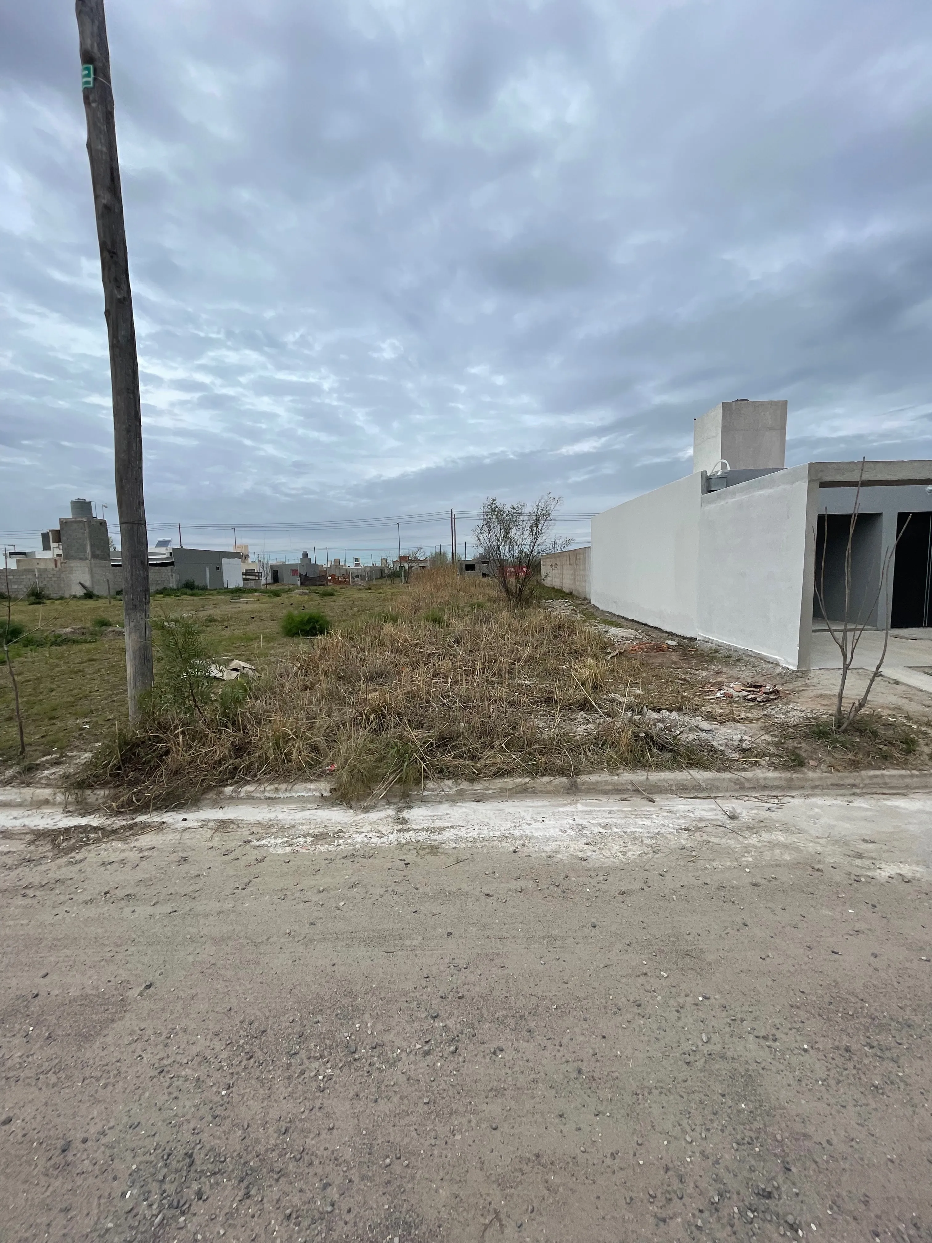 VENDO TERRENO en barrio Villa Cornu Este