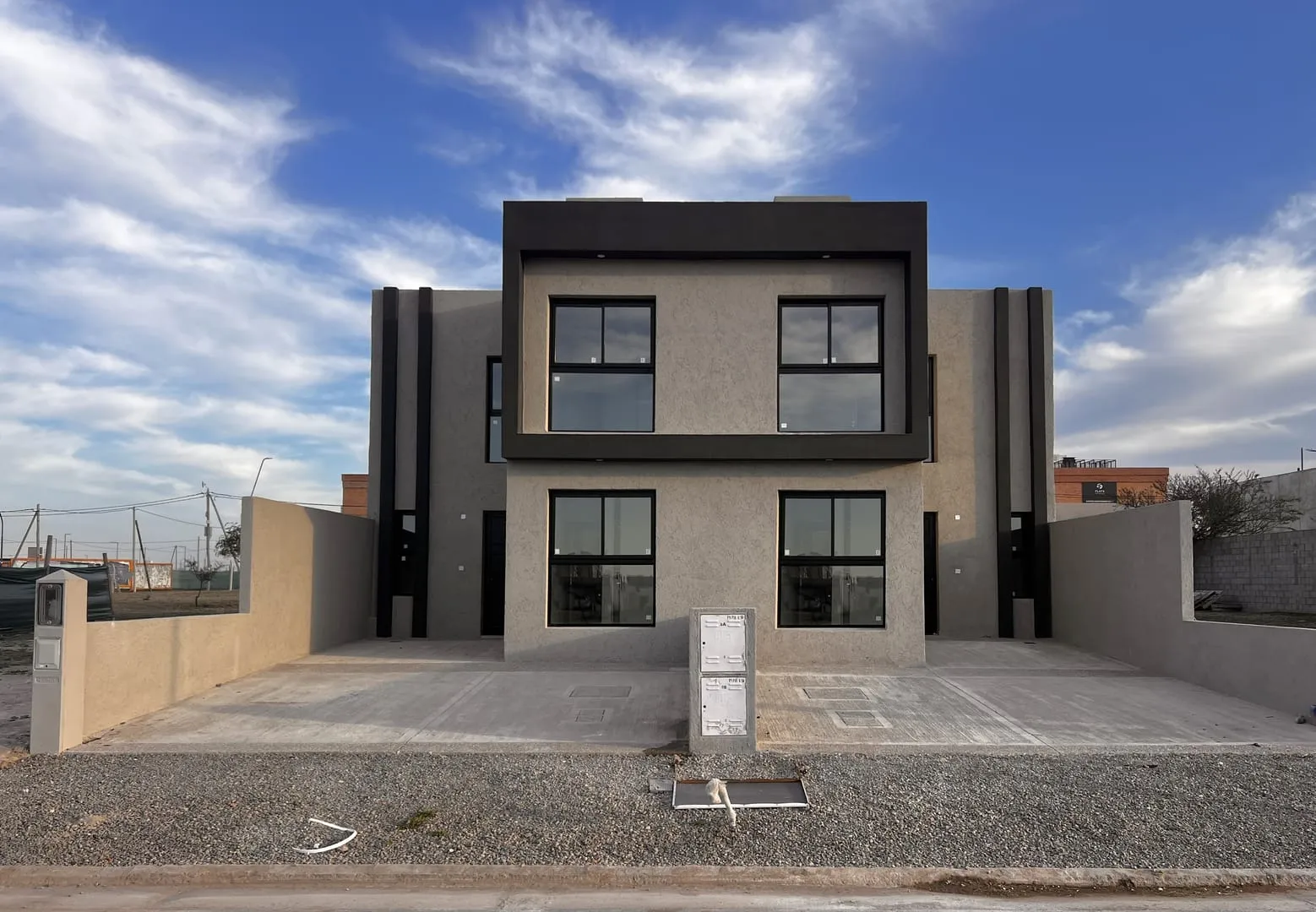 VENTA DUPLEX 3 DORM 4 BAÑOS COLINAS DE MANATIALES