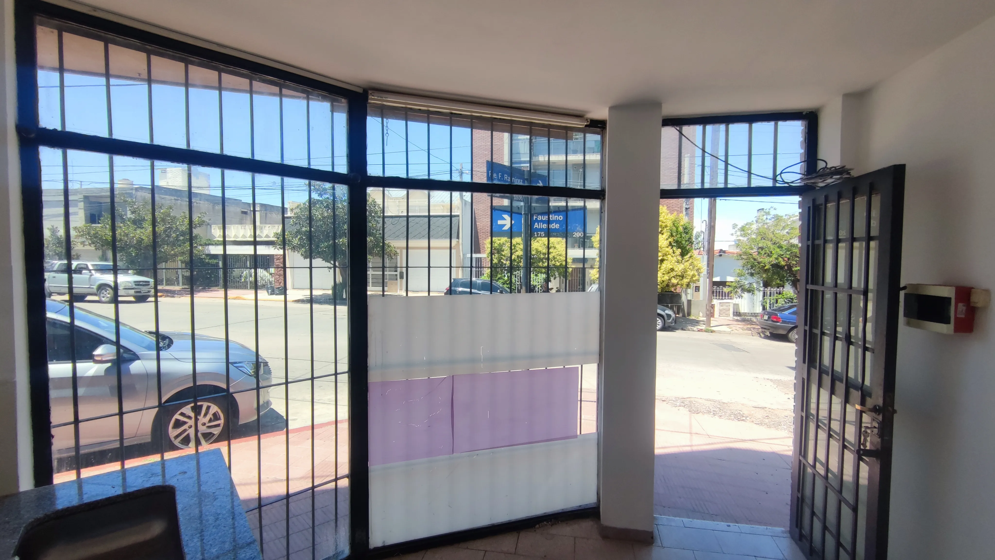 COFICO - LOCAL ESQUINA CON 12 M2 IDEAL OFICINA