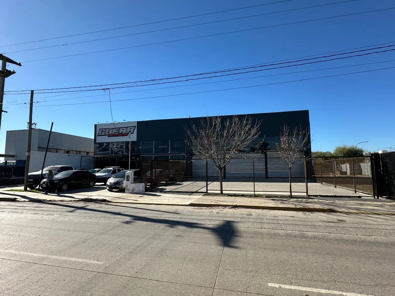 LOCAL + ENTREPISO + OFICINAS EN ALQUIER