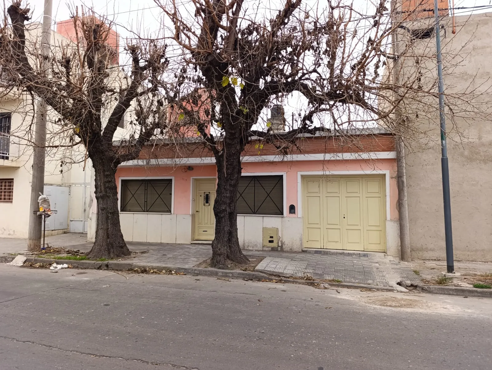 B° Pueyrredón, Padre Luis Monti, casa 4 dormitorios y 2 baños. Ag