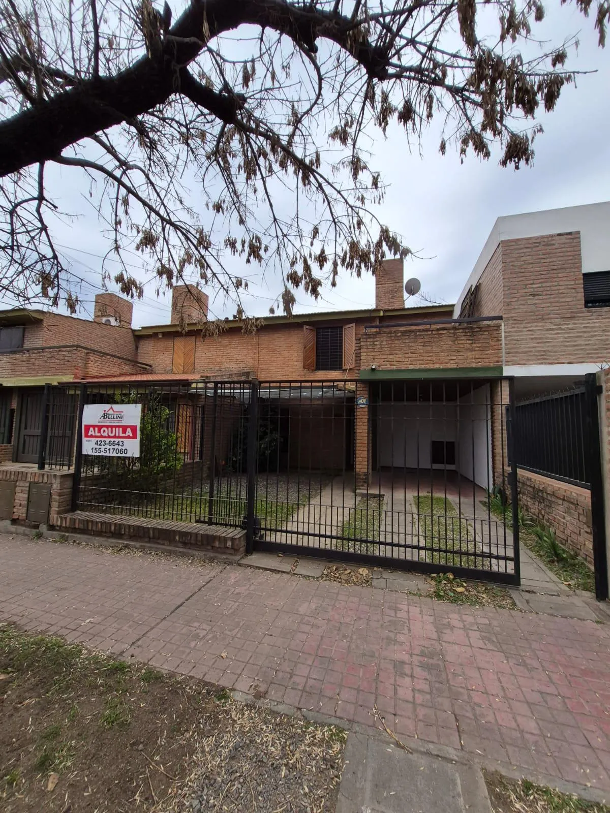 Dúplex en Alquiler  2 Dormitorios  Patio con Asador   Cochera  B Granja de Funes