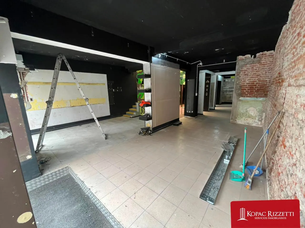 ALBERDI (AV. COLÓN 1209) - ALQUILER LOCAL COMERCIAL 220 M2.