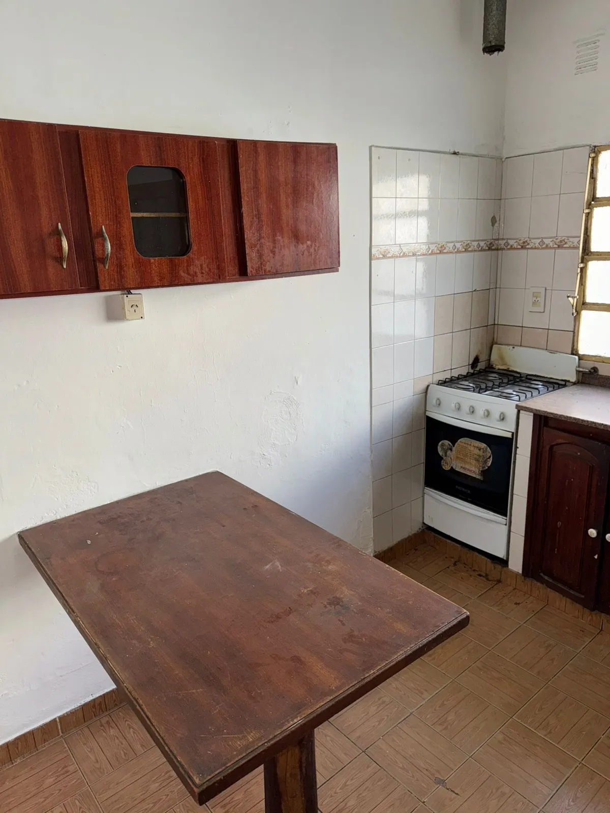 ALQUILO CASA DE 2 DORM. EN Bº MAURIZI (JULIO ROCA AL 1050) $750.000