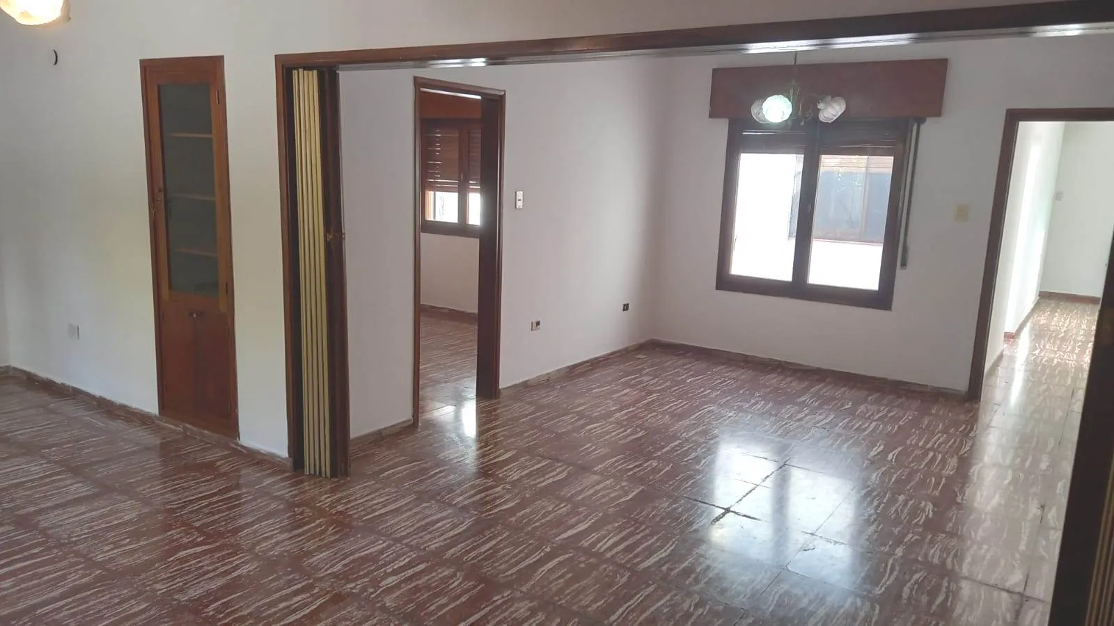 ALQUILER | CASA 3 DORMITORIOS – TERRAZA CON ASADOR – BARRIO SARMIENTO