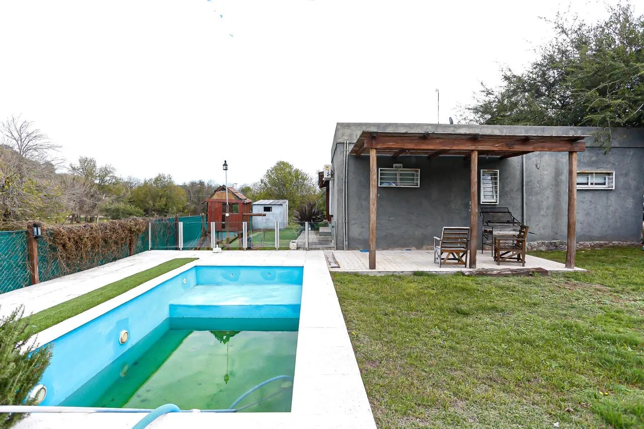 Mendiolaza Sierra Nva casa 3 dorm c/pileta