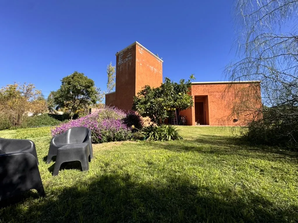 LAS CORZUELAS - EXCELENTE CASA DE DOS DORM - DOS BAÑOS - COCHERA