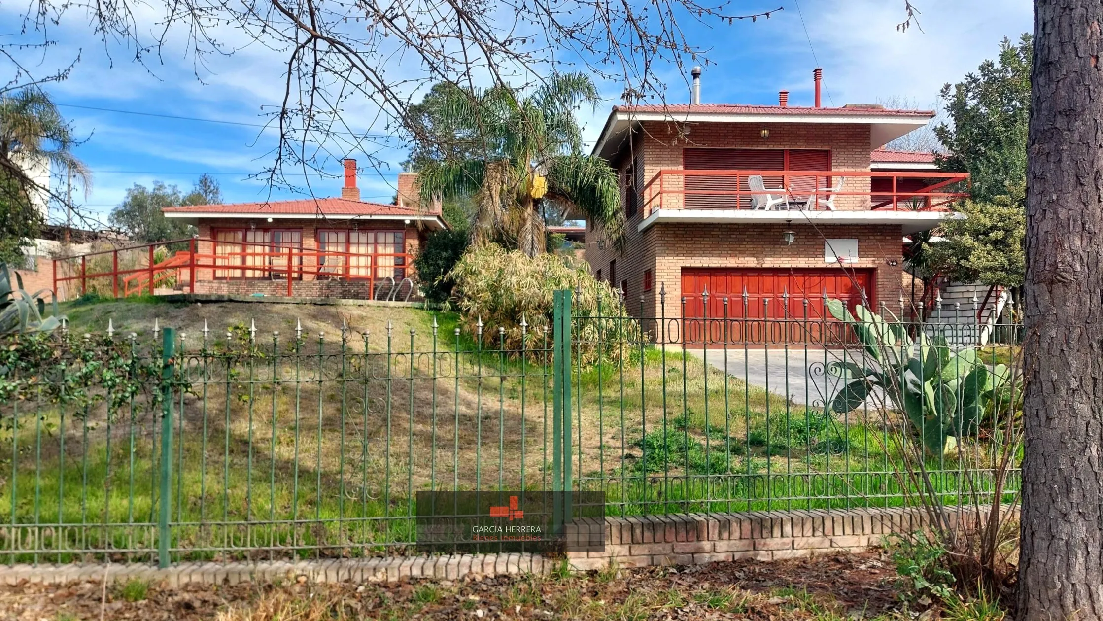 CASA FUNCIONAL CON AMPLIAS POSIBILIDADES DE PAGO. - VA. CARLOS PAZ.