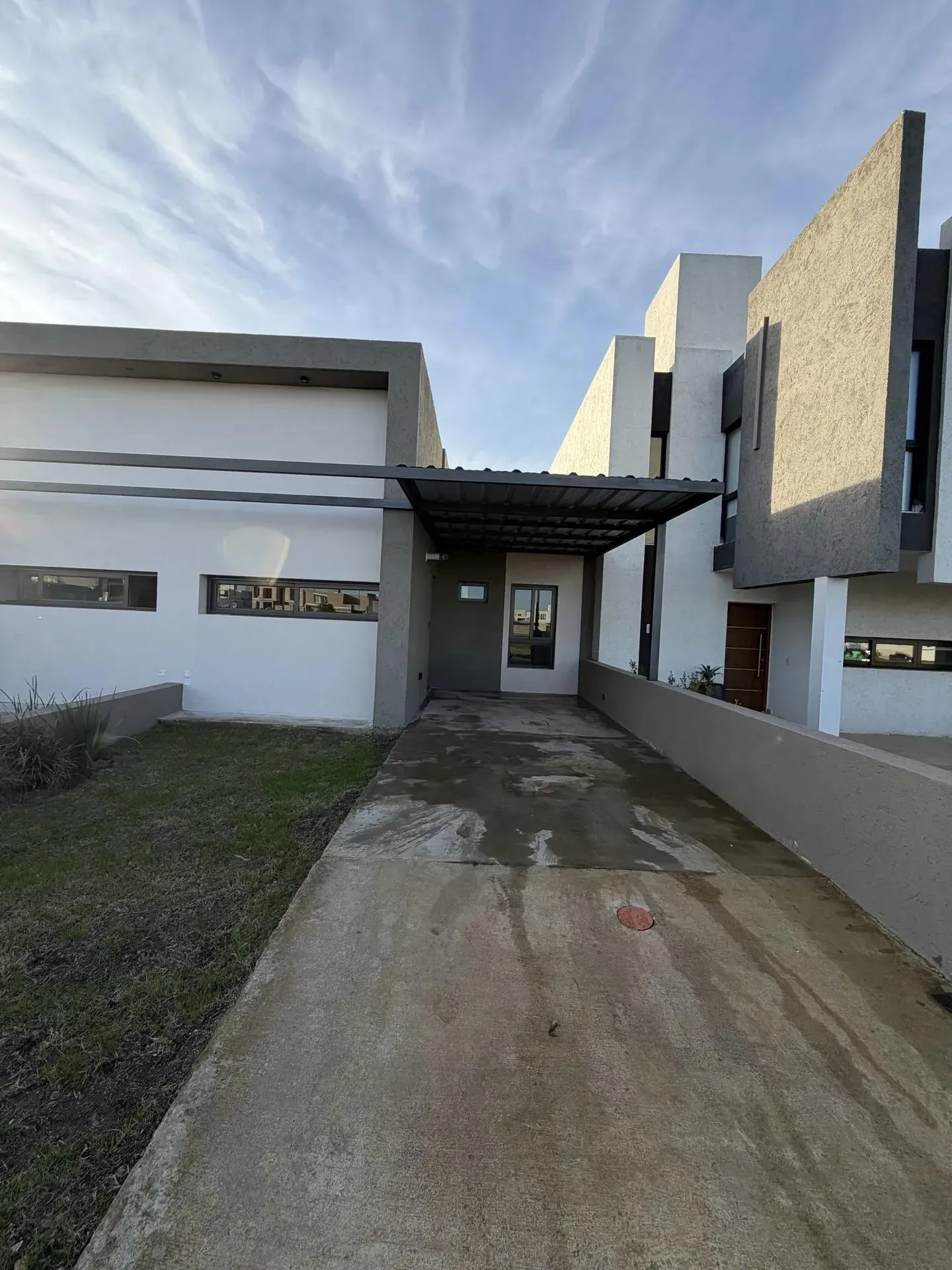 SE VENDE CASA DUPLEX DOCTA 2 DORM 2 BAÑOS!