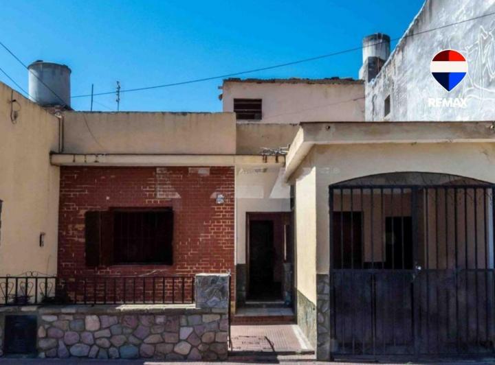 Casa · 180m² · 5 Ambientes · 1 Cochera