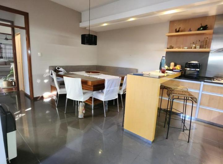 Casa · 189m² · 6 Ambientes · 1 Cochera
