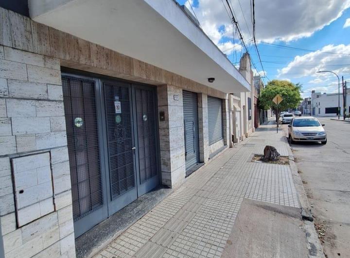 Casa · 80m² · 6 Ambientes