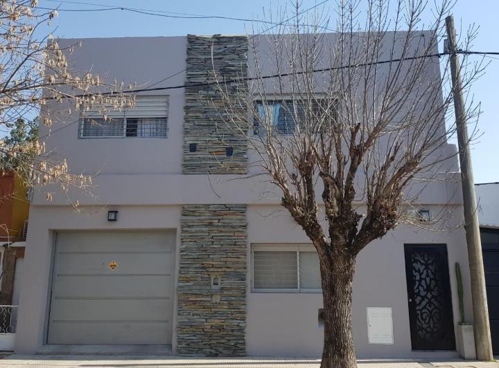 Casa · 151m² · 4 Ambientes · 1 Cochera