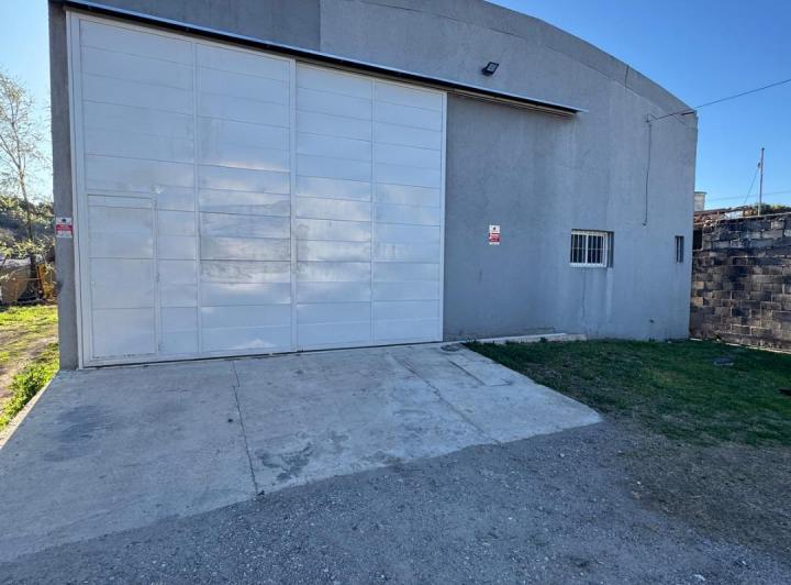 Bodega-Galpón · 240m² · 2 Ambientes