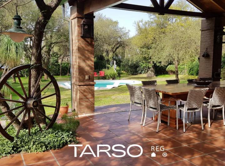Casa · 384m² · 8 Ambientes