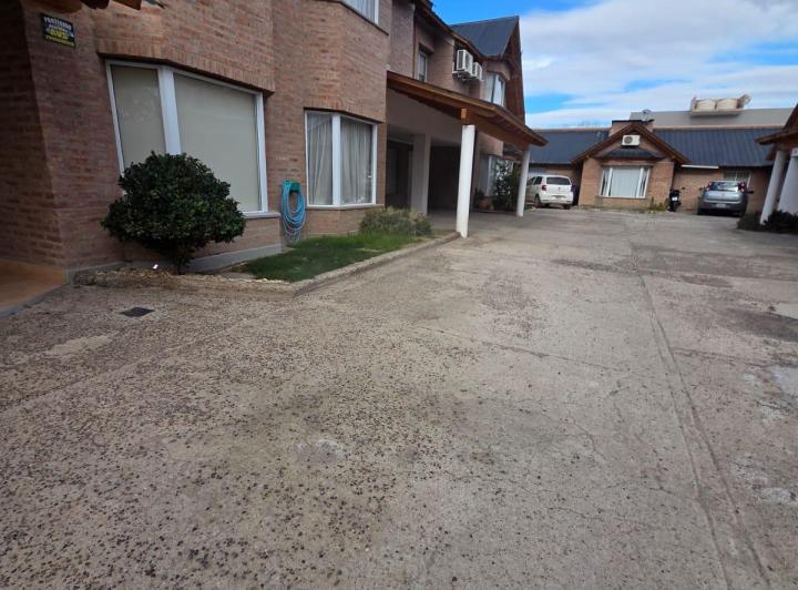 Casa · 80m² · 4 Ambientes · 1 Cochera