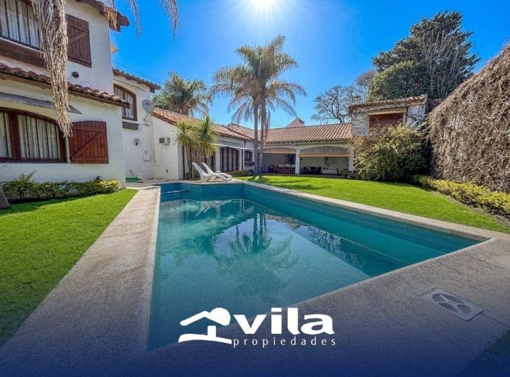 PH · 275m² · 4 Ambientes · 1 Cochera
