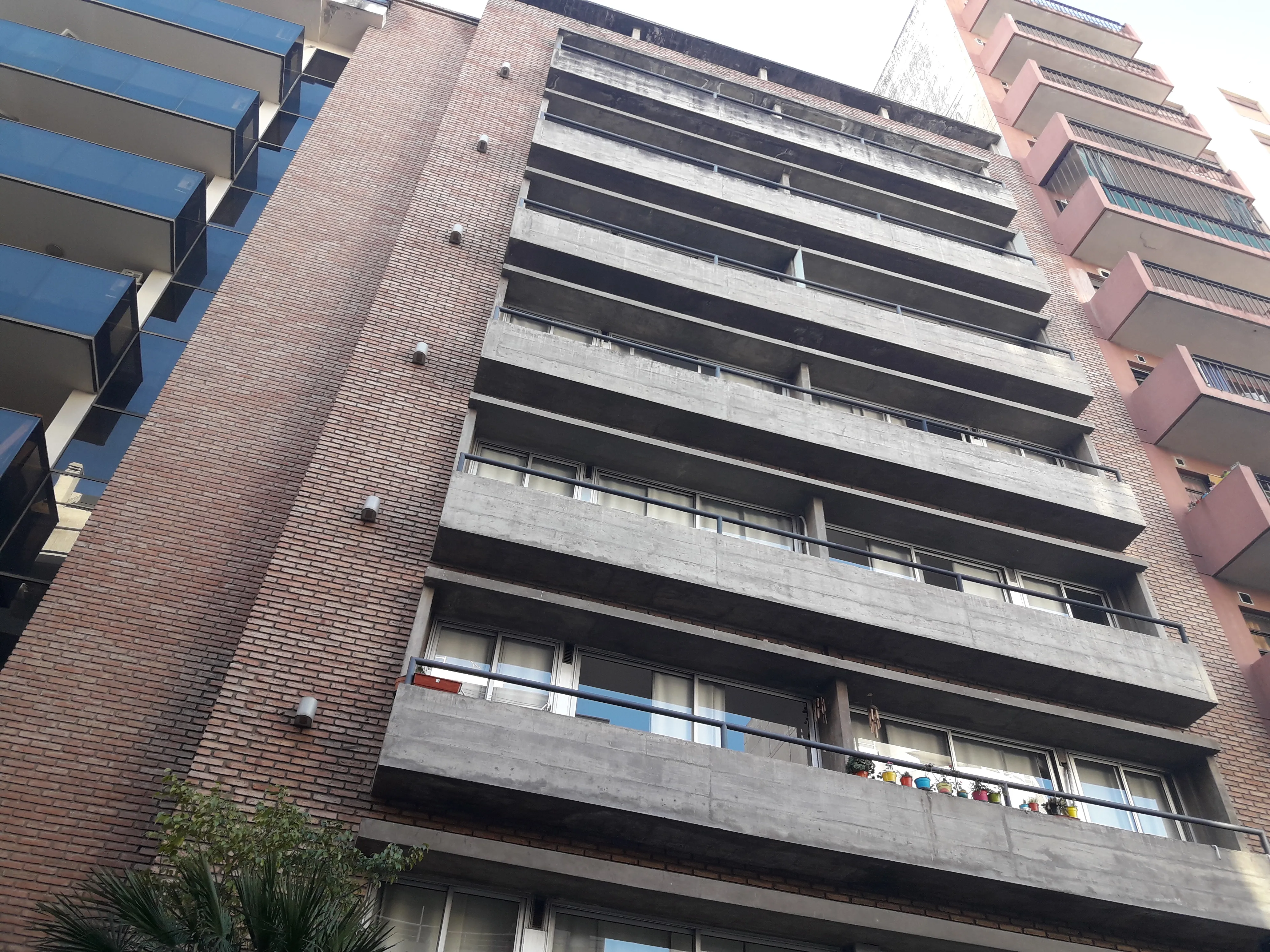 ALQUILO NVA CBA ITUZAINGO 572 FTE 1 DORMITORIO BALCON ZONA BUEN PASTOR !