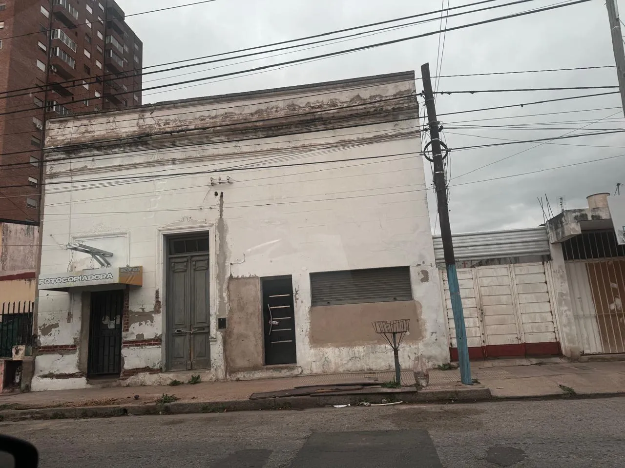 ALBERDI CASA A RECICLAR TOTALMENTE EXCELENTE UBICACION