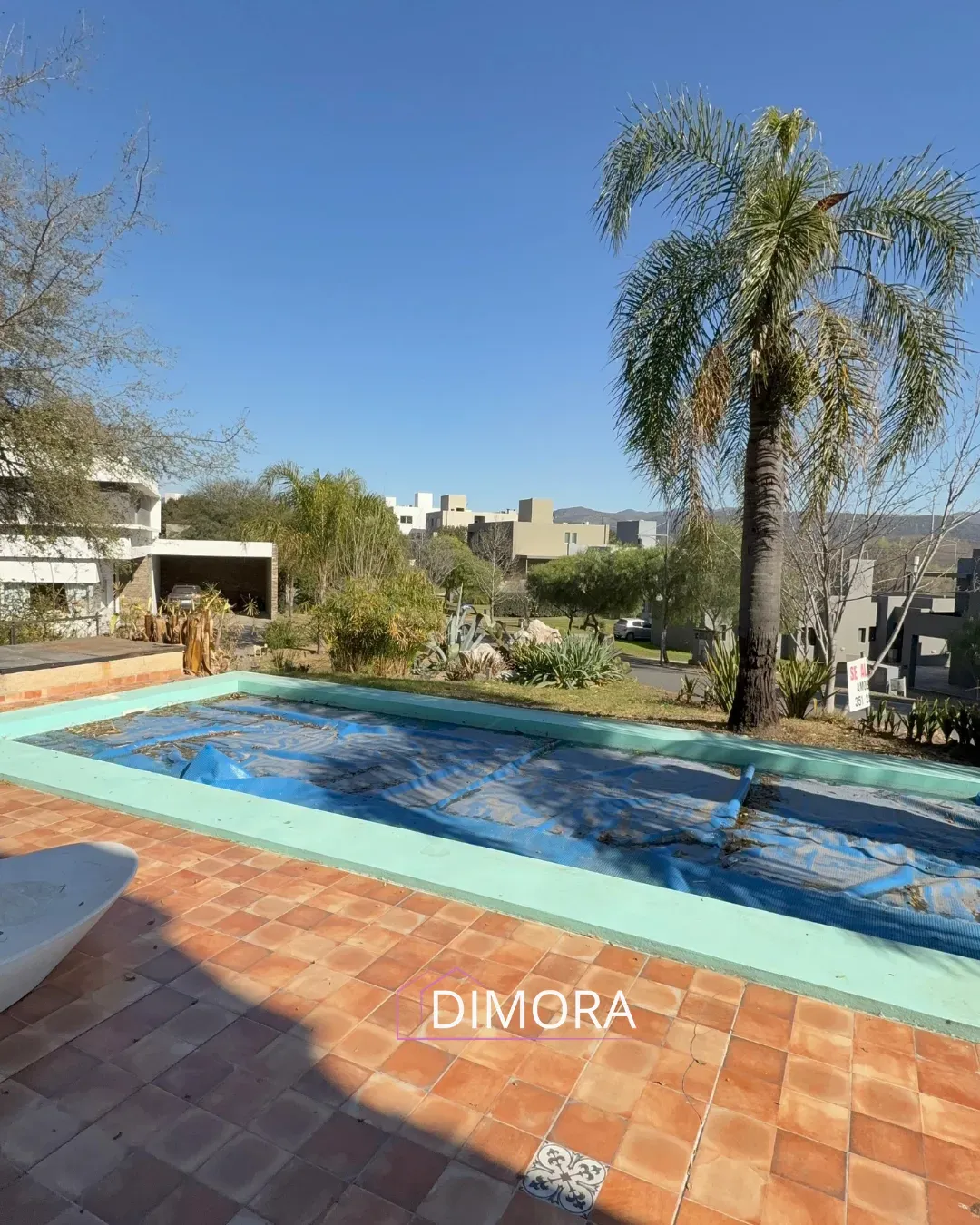 Casa de Categoría en Alquiler | Barrio “La Cuesta”, La Calera | Amoblada con Pileta, 3 dormitorios, 4 baños, jardin, cochera y ¡mucho más!