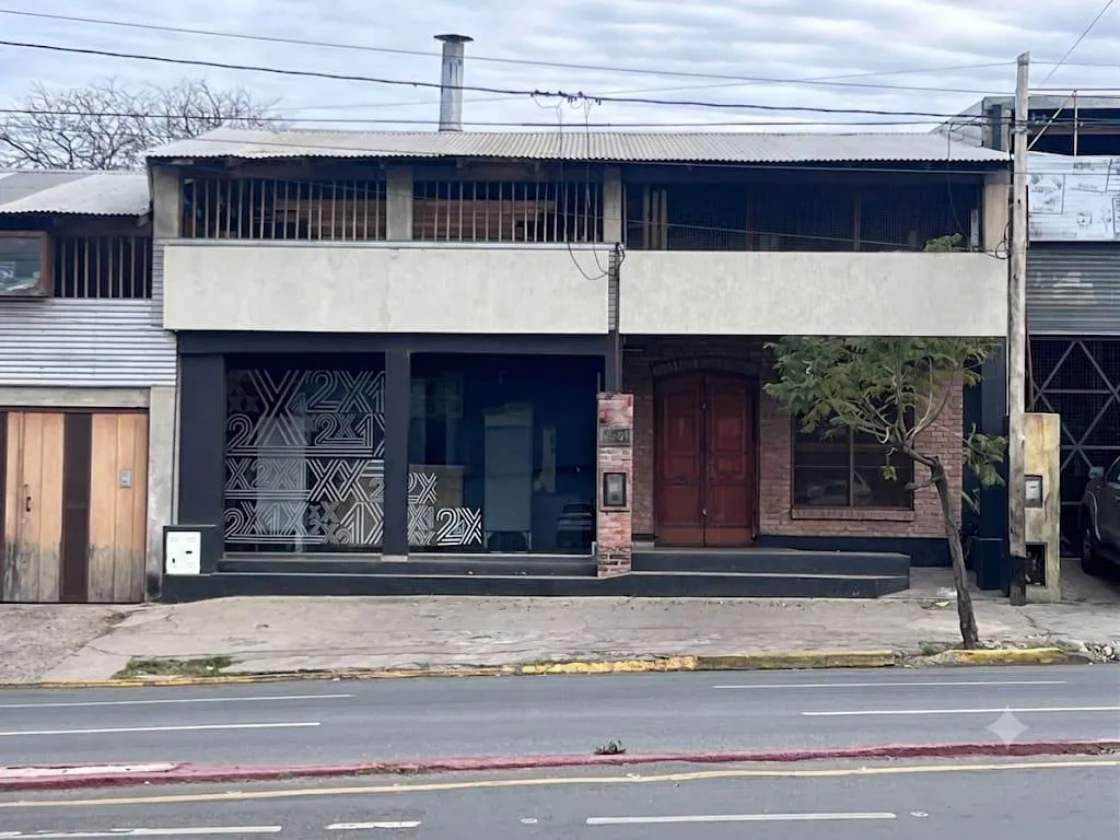 LOCAL COMERCIAL   EN VENTA  AV COLON 5700  CASA Y CARPINTERIA