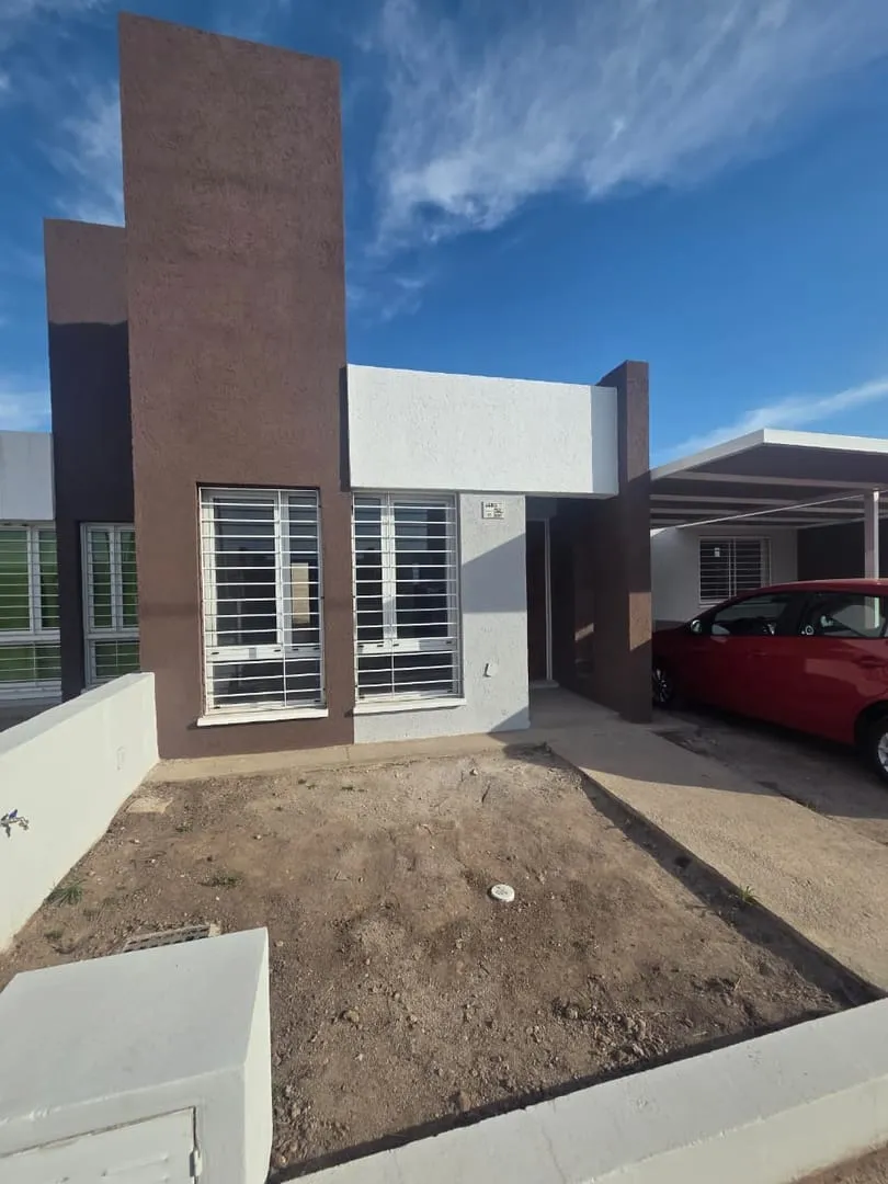 ALQUILER CASA 2 DORM CON PATIO - UNIVERSITARIO DE HORIZONTE