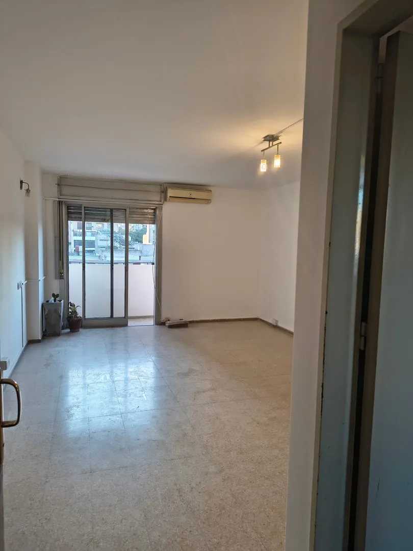 Departamento de dos dormitorios en alquiler a metros de Av Colón