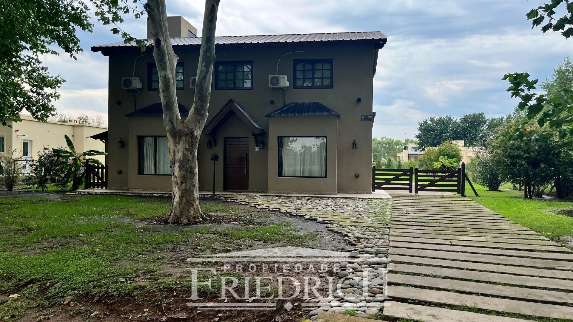 CASA EN VENTA - CLUB DE CAMPO EL NACIONAL