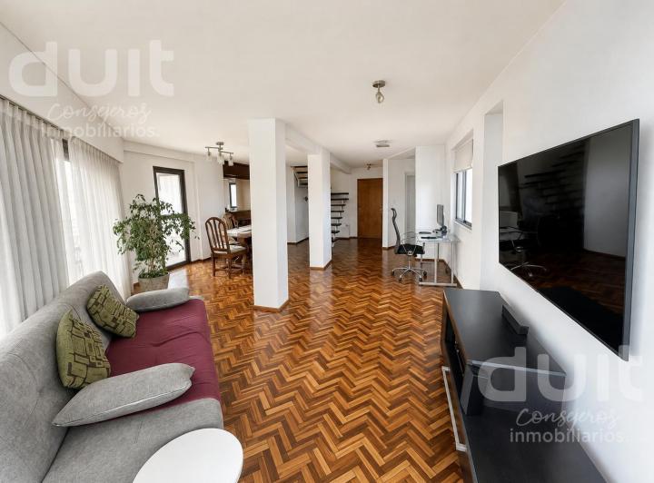 Departamento · 122m² · 7 Ambientes · 1 Cochera