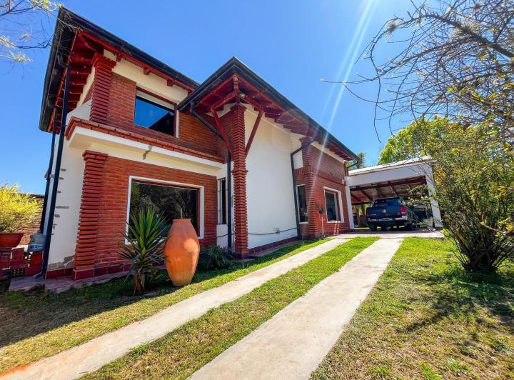 Casa · 432m² · 10 Ambientes · 2 Cocheras