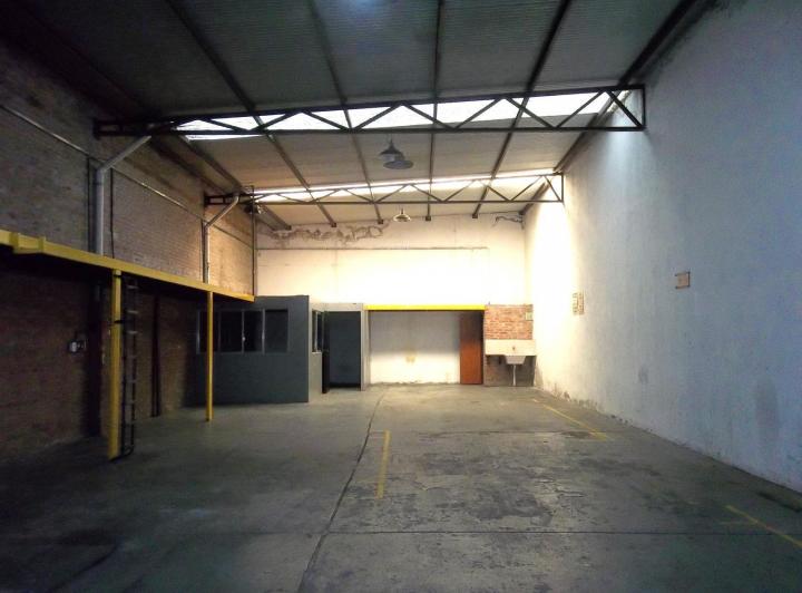 Bodega-Galpón · 174m²
