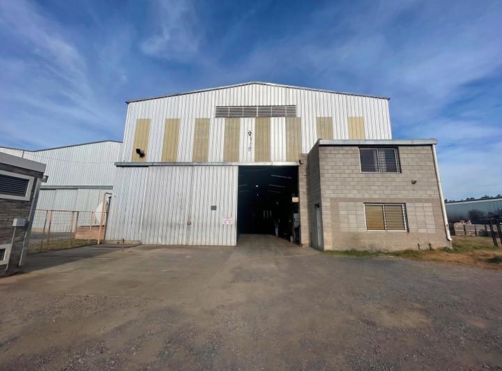 Bodega-Galpón · 2124m²