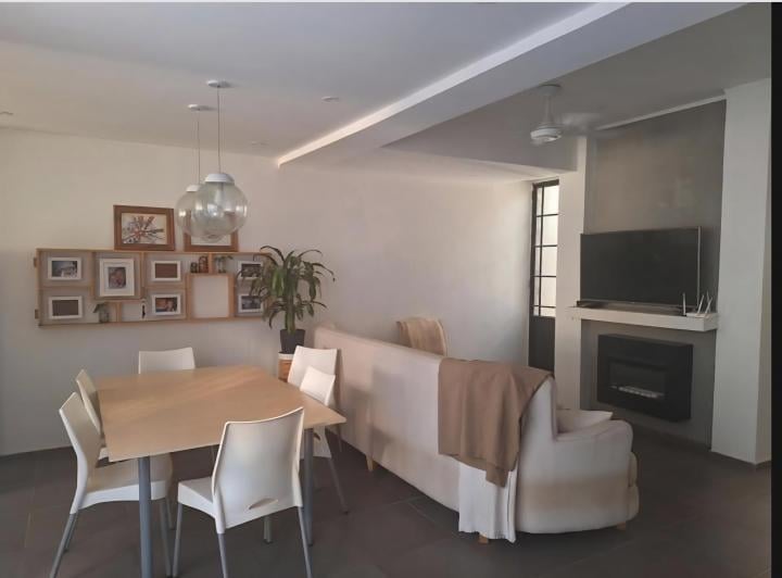 Casa · 80m² · 2 Dormitorios
