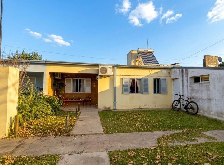 Casa · 81m² · 5 Ambientes · 1 Cochera