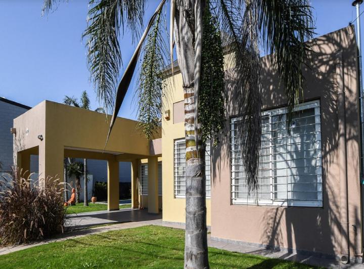 Casa · 120m² · 4 Ambientes · 2 Cocheras