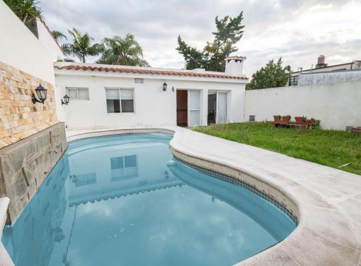 Casa · 209m² · 8 Ambientes · 1 Cochera