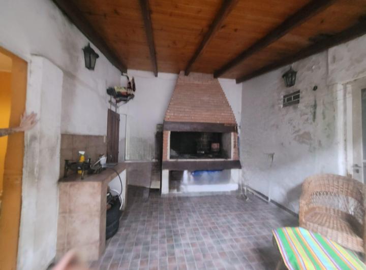 Casa · 225m² · 6 Ambientes · 1 Cochera