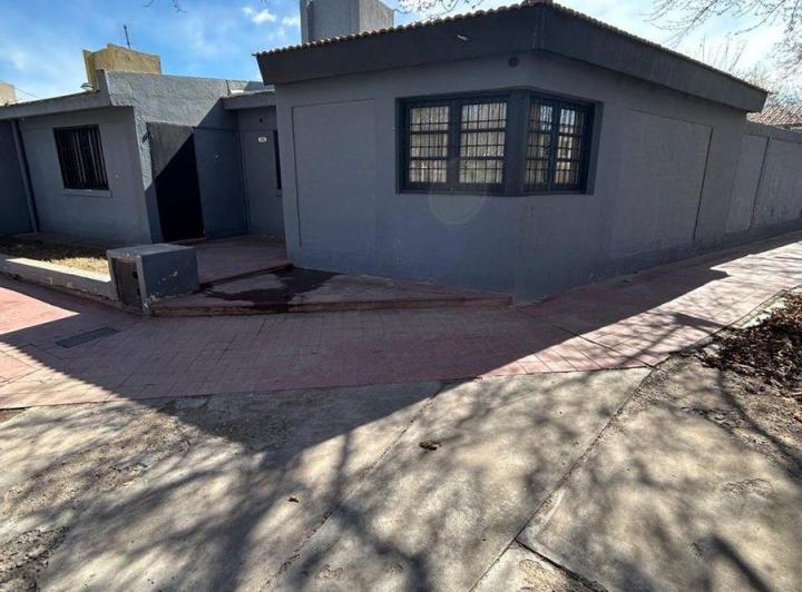 Casa · 150m² · 3 Ambientes · 1 Cochera