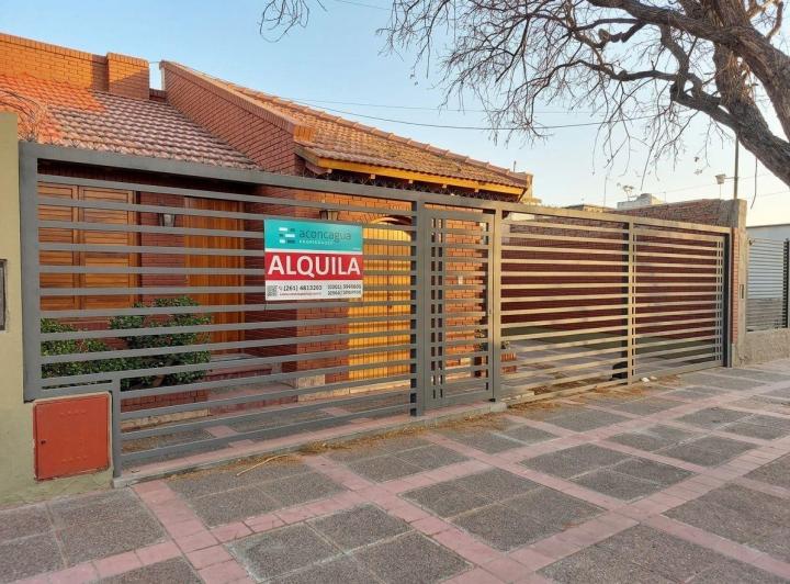 Casa · 6 Ambientes · 2 Cocheras