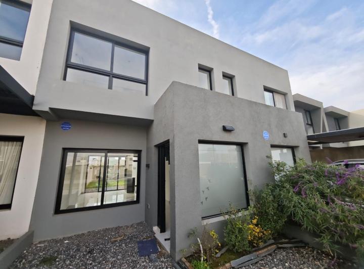 Casa · 90m² · 5 Ambientes