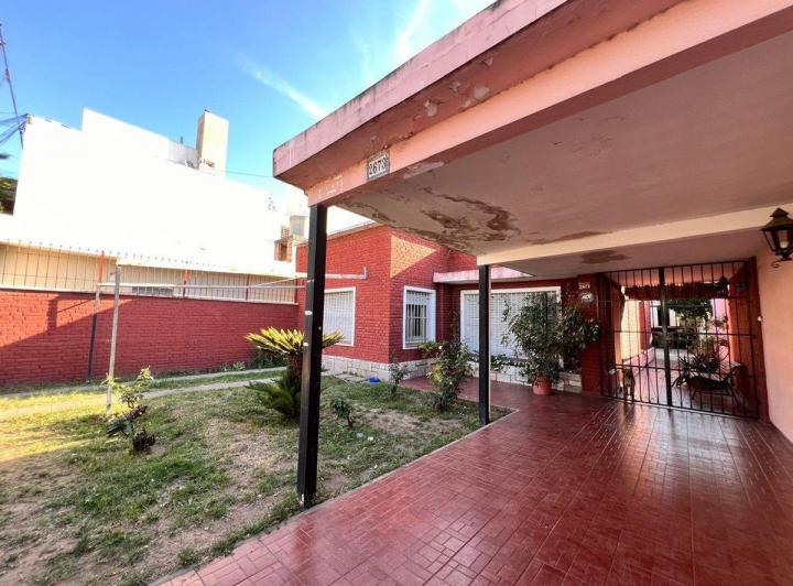Casa · 200m² · 4 Ambientes · 1 Cochera