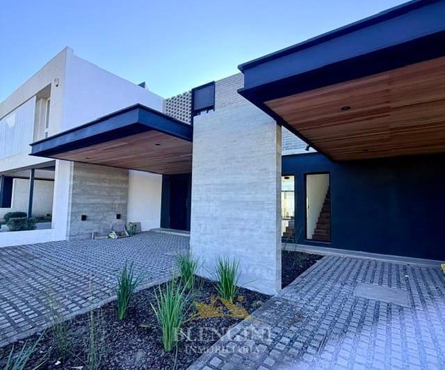 Casa · 180m² · 7 Ambientes