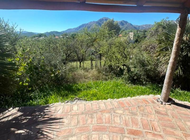 Casa · 80m² · 5 Ambientes · 1 Cochera
