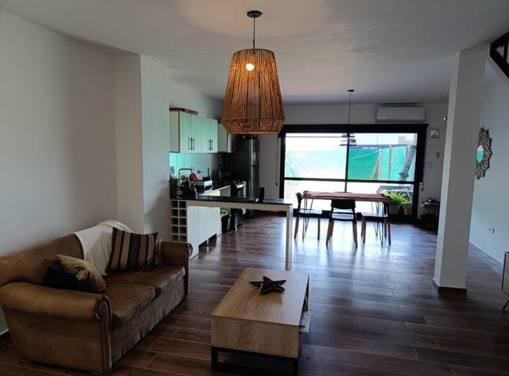 Casa · 110m² · 3 Ambientes · 2 Cocheras