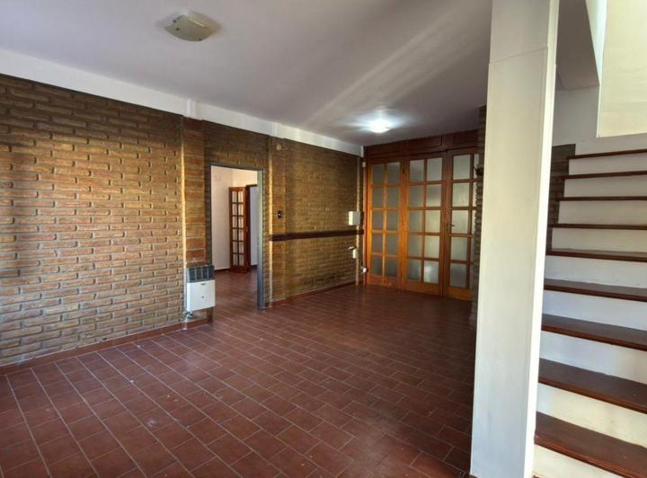 Casa · 113m² · 6 Ambientes · 1 Cochera