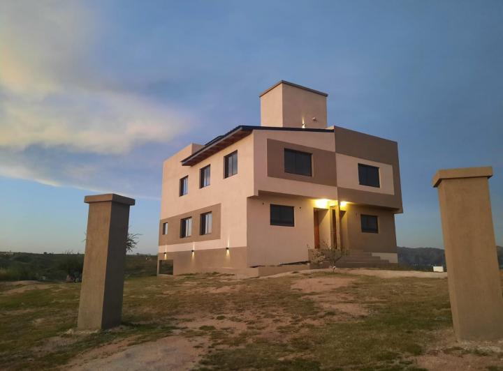 Casa · 220m² · 3 Dormitorios