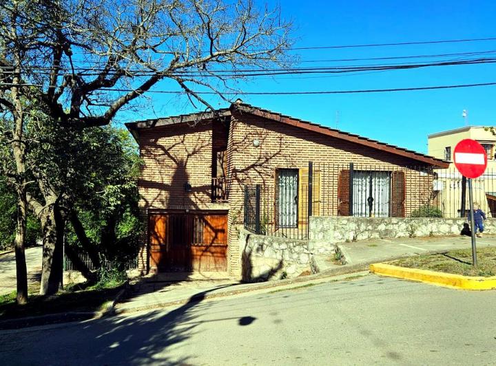 Casa · 188m² · 4 Dormitorios · 1 Cochera