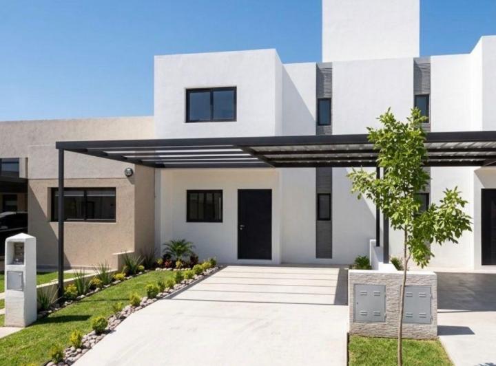 Casa · 135m² · 5 Ambientes · 2 Cocheras