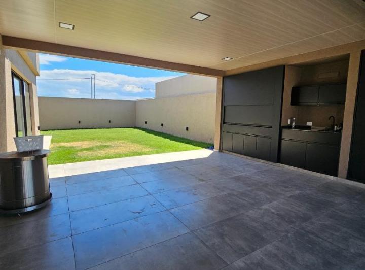 Casa · 160m² · 4 Ambientes · 2 Cocheras
